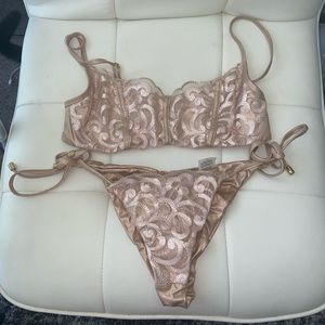 Beach Bunny Rosie Bikini Set
